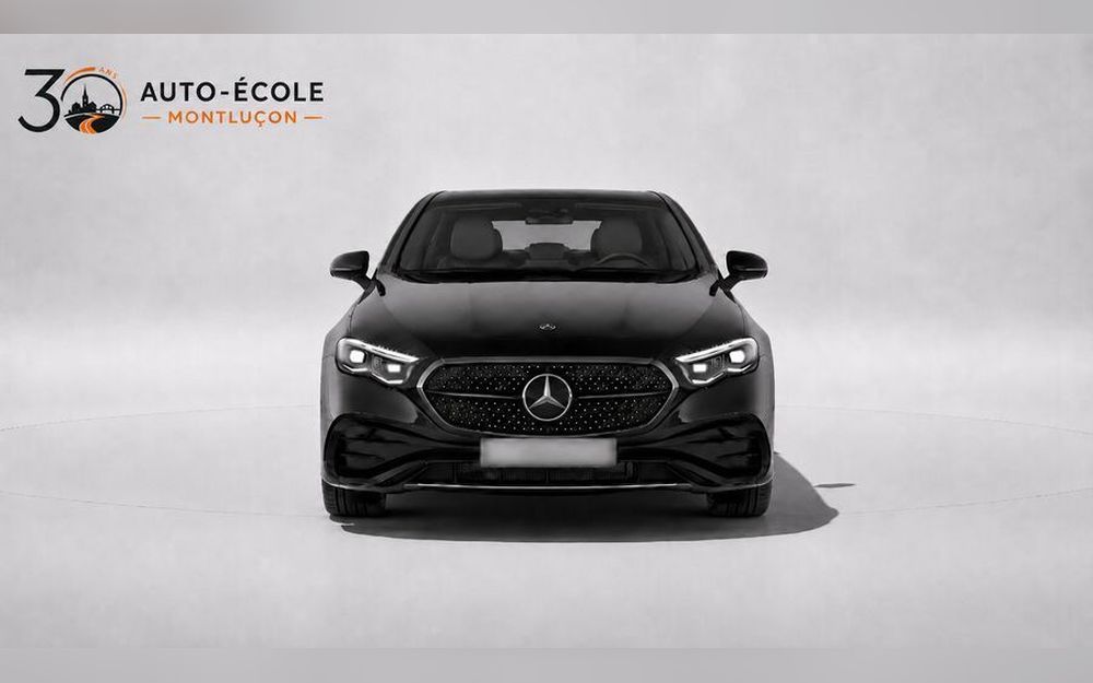Mercedes berline sans lumineux — formation chauffeur VTC à Montluçon